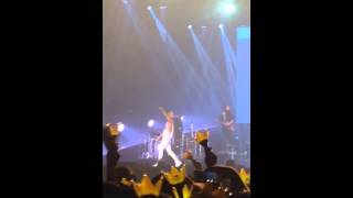 Taeyang rise in bangkok2015-stay with me (mr removed)