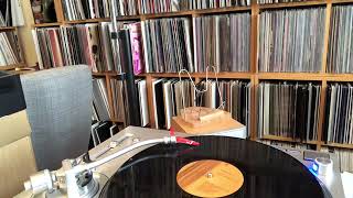 Trackdigger tracked 0419 B “Fresh” Steve Barnes Remix from the Same Ep by John Starlight