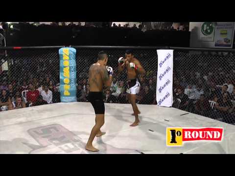 Showfight Brasil: Carlos Souza finalizou Felipe Alves