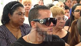 Parientes del joven que murió por cirugía estética someterán al propietario de la clínica