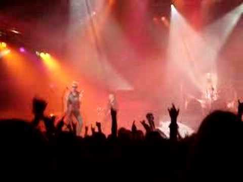 Scorpions - Big City Nights (live in Paris 14/05/07)