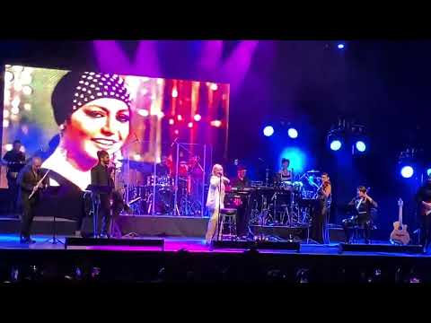 Daghe yek eshghe ghadimo (makhlugh). Googoosh live in London palladium, Nowruz 1401.