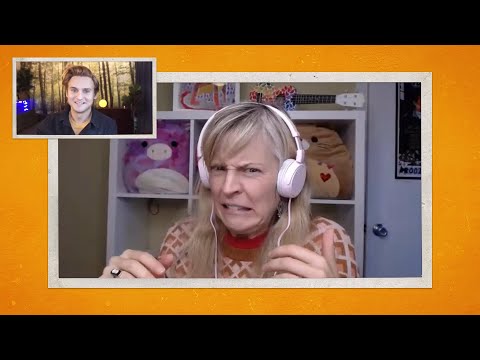 瑪麗亞-班福德繼承了她母親的振動器--可可團隊直播：摩西和朋友們。 (Maria Bamford Inherited Her Mother’s Vibrators - Team Coco LIVE: Moses & Friends)