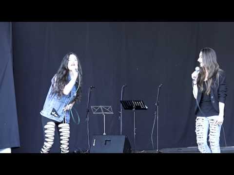 Julia Waga & Malwina de Ciantis - Radioactive