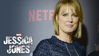 Melissa Rosenberg on Female Heroes - Marvel's Jessica Jones Red Carpet (VO)