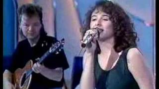 Bài hát Je Serai Là - Nghệ sĩ trình bày Elsa