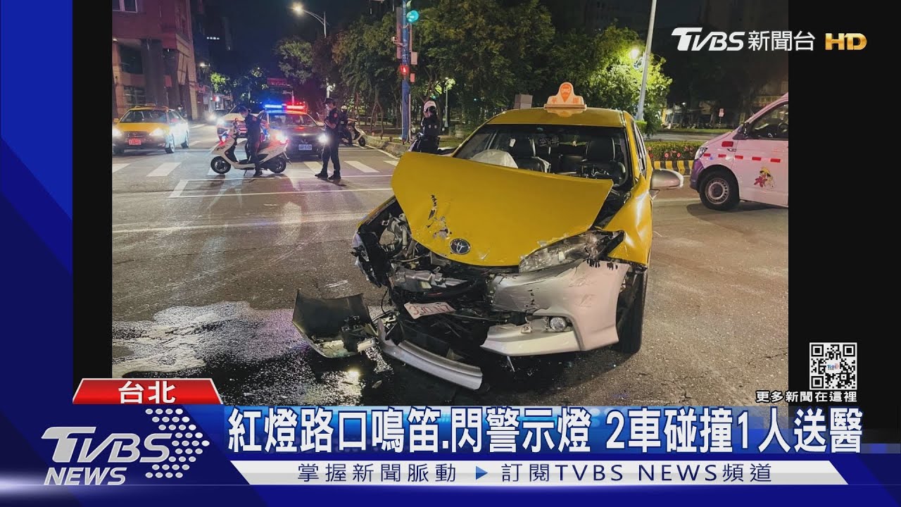四輪朝天!救護車送血 遭小黃擦撞翻覆