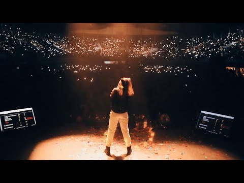 Kamli by Sunidhi Chouhan live performance #sunidhichauhan #kamli #liveperformance #kolkata #stage