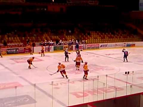 HC Dukla Jihlava vs. Berounští Medvědi 18.1.2012 5:2 - Nástup na led a první minuty zápasu