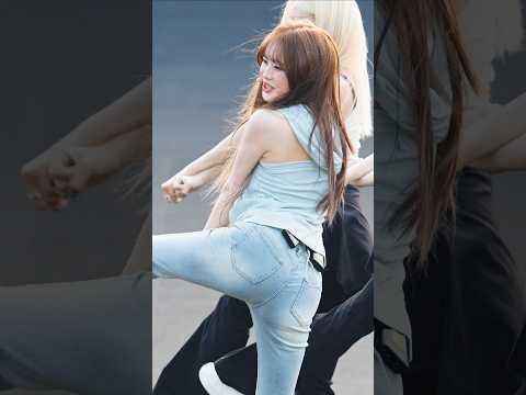 청바지가 잘 어울리는 츄 난 그런 츄가 좋더라 #츄 #CHUU