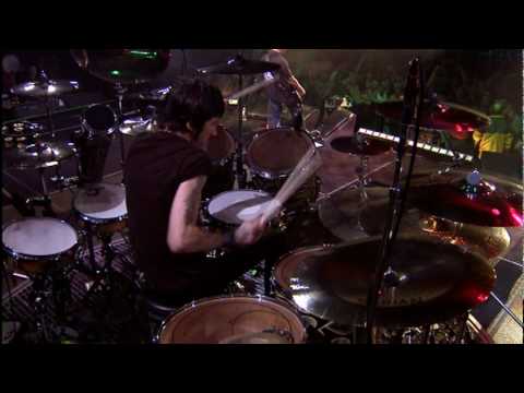 Godsmack - Straight Out Of Line [Live] (HQ)