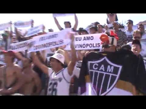 Torcida com faixas - Guarani 0x4 Atlético (Mineiro 2012)