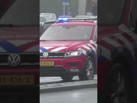 Brandweer Rijopleiding 15-9692 met spoed door Den Haag