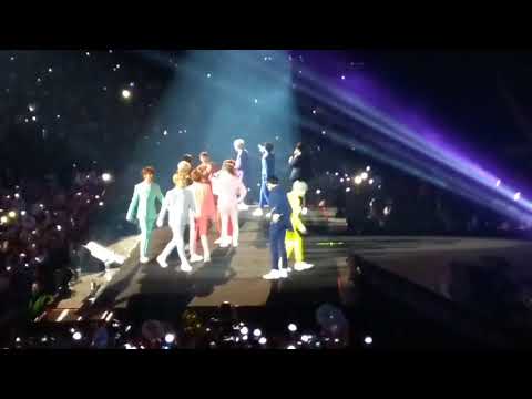 170829 Seventeen en Chile - Adore U