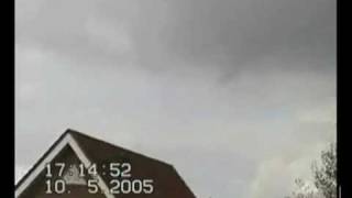 preview picture of video 'Funnelcloud bei Mettingen (Kreis Steinfurt, NRW) / 10. Mai 2005'