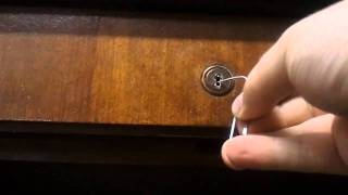 How to pick a Lock  with Paperclips - A tutorial with Halfmonty