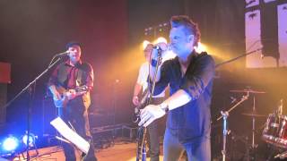 Lilled Sinule Legshaker