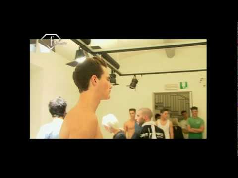 fashiontv | FTV.com - CALVIN KLEIN BACKSTAGE UOMO P/E 2008