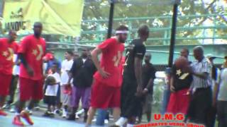 JIM JONES VS DJ CLUE [CELEBRITY BASKETBALL GAME]