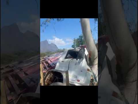 Acidente na MG-108 mobiliza equipes entre Lajinha e Mutum