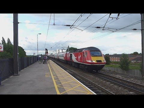 Virgin Trains HST passes Northallerton (10/7/16)