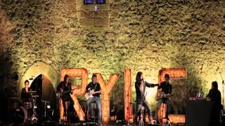 Rulo Y La Contrabanda - Descalzos nuestros pies (Una noche en el castillo)