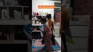 Download lagu Berantem Rebutan layangan mp3 Download lagu Berantem Rebutan layangan mp3