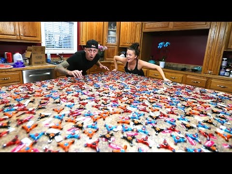 20,000 CRAZY FIDGET SPINNERS!! Video