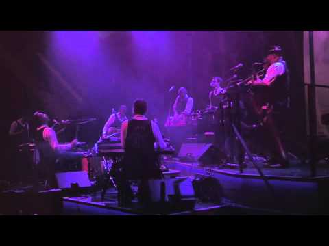 Hess Is More: Bearsong (Live at The Royal Theatre in Copenhagen)
