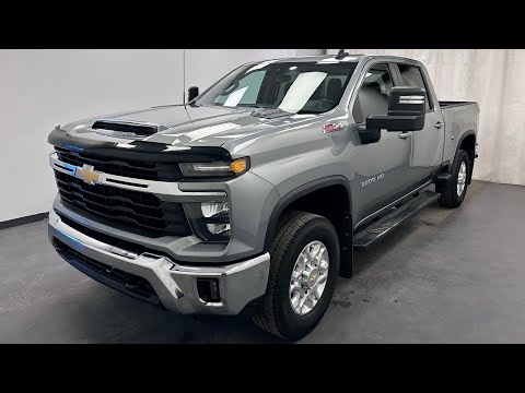 2024 Chevrolet Silverado 2500HD 4WD Crew Cab Standard Box LT in Gray for sale at Davis GMC Buick Lethbridge in Lethbridge, AB