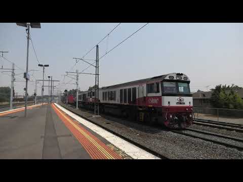 CSR007 CSR009 on freight at Middle Footscray