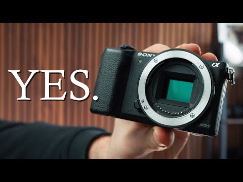 Sony a5100 16-50mm Mirrorless Digital Camera with 3-Inch Flip Up LCD (White) video review thumbnail
