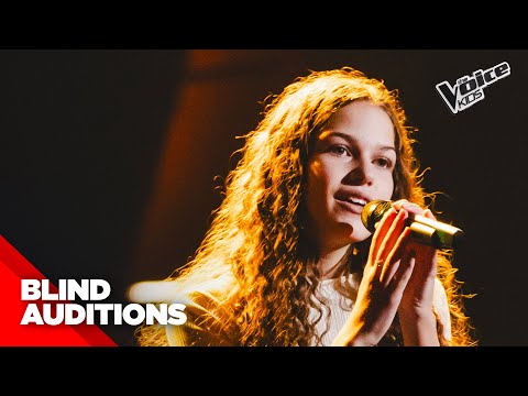 Vittoria canta “Perdere L’Amore” di Massimo Ranieri | The Voice Kids 3 | Blind Auditions
