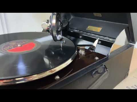 The Old Kitchen Kettle  ( Leslie Holmes -  1932 ) Columbia 112A Gramophone