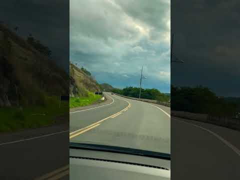 Passeando pela BR 393 no estado do Rio de Janeiro bem ao lado do rio Paraíba do Sul