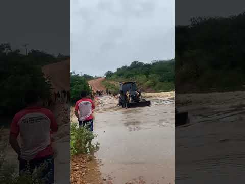 Estrada que dá acesso entre Dom Inocêncio-piaui Petrolina via casa Nova. Tinha uma Ponte aqui