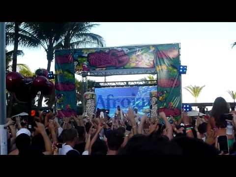Afrojack vs Laidback Luke @ Mixmash Pool Party, Miami 2012