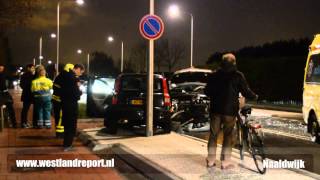 preview picture of video 'Veel schade door ongeval op de Zwartedijk in Naaldwijk'