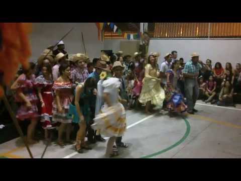 Quadrilha Junina do Escalada (6º Forró da Jubileu FM 105.9) - 01/06/13