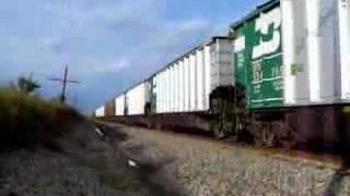 preview picture of video 'BNSF east of Neosho Rapids 7-27-07'