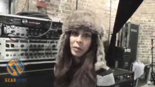 Video thumbnail for Ampeg SVT-6 Pro Head Does The Bass Thing For Cowboy Mouth by gearwire