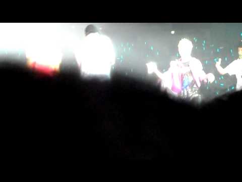 [FANCAM] 110910 SHINee World Concert @ Singapore (2)