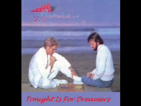 Videoclip de Tonight Is For Dreamers — America