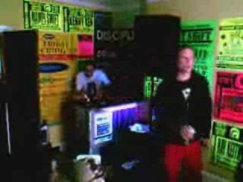 dj d-tox live on www.quantumsoundz.co.uk