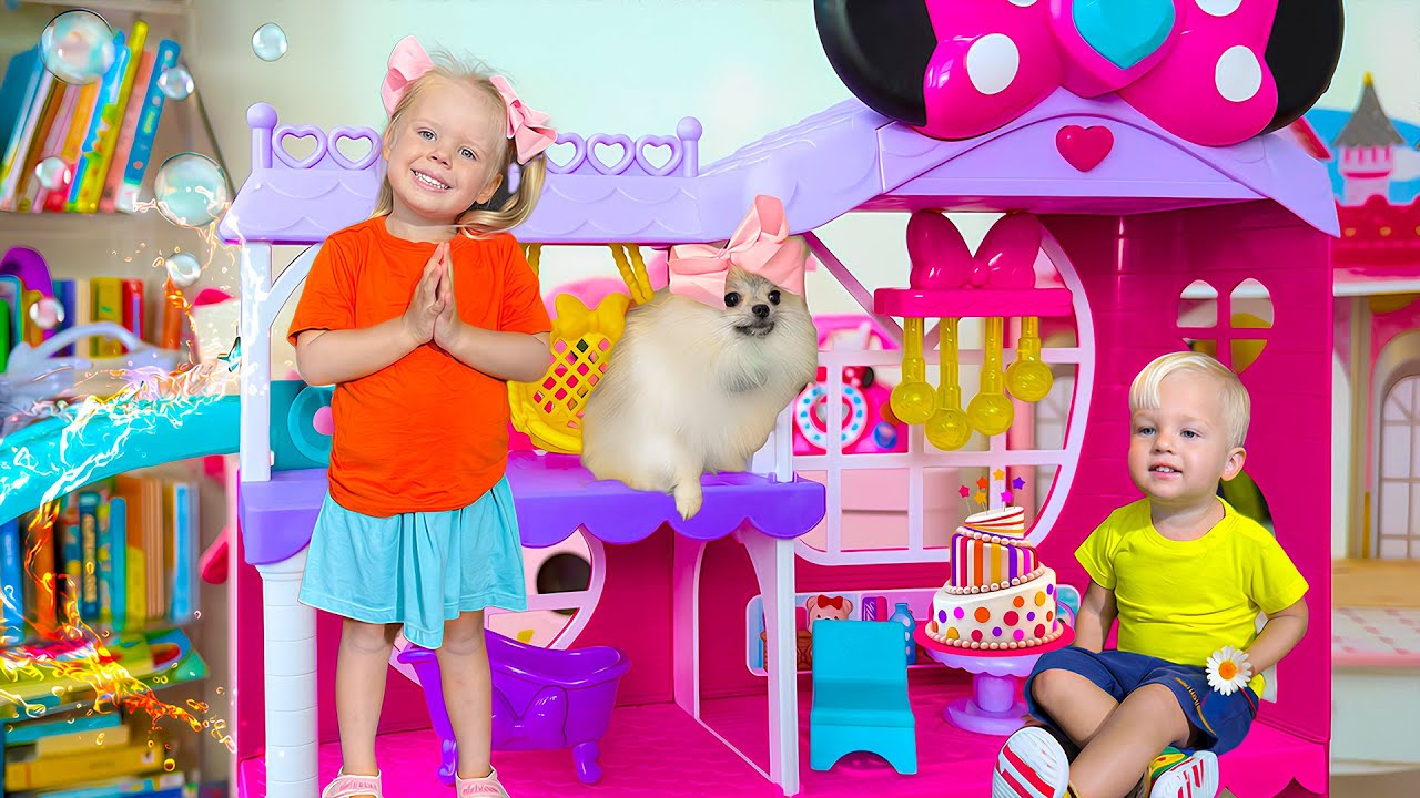 Minnie Mouse Surprise Box Challenge! What Did Naomi Get?