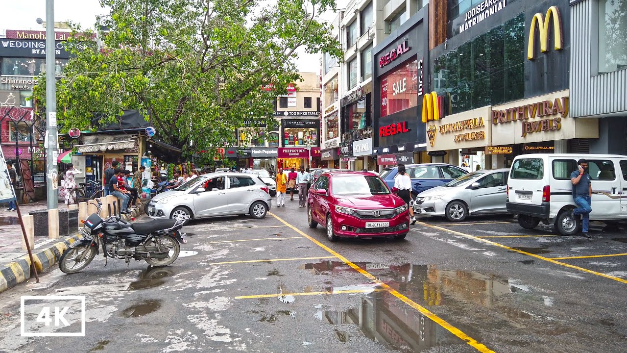 Immersive street-level walking tour through Delhi (Market 30), India, showcasing authentic urban landscapes, local architecture, and the vibrant atmosphere of the city's neighborhoods