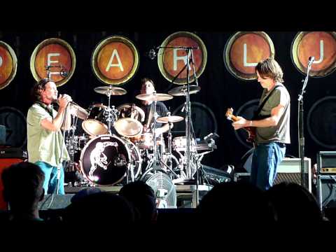 Pearl Jam - 9.22.09 Key Arena, Seattle - Johnny Guitar (HD)