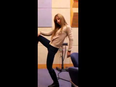 Apink Chorong Sexy Wave Dance @ Kiss The Radio