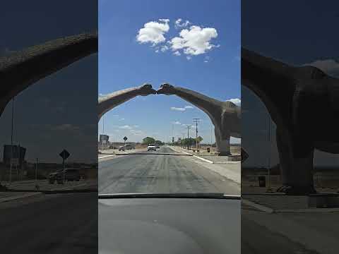 Portal da cidade de Sousa, Paraíba. Vale dos dinossauros.