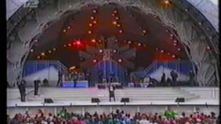 Martina McBride - 02 Love's The Only House - 2002 Olympics (Denmark TV)